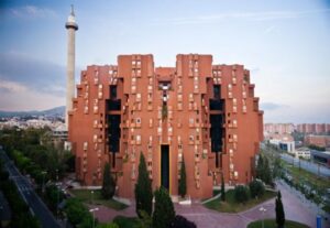 پاورپوینت تحلیل مجتمع مسکونی اسپانیا