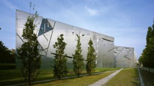 پاورپوینت تحلیل موزه یهود برلین 