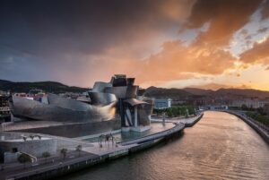 پاورپوینت تحلیل موزه گوگنهایم بیلبائو